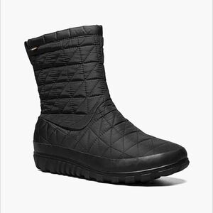 BNWT Bogs Snowday II Mid Calf Winter Boots  7 Black Quilted Waterproof